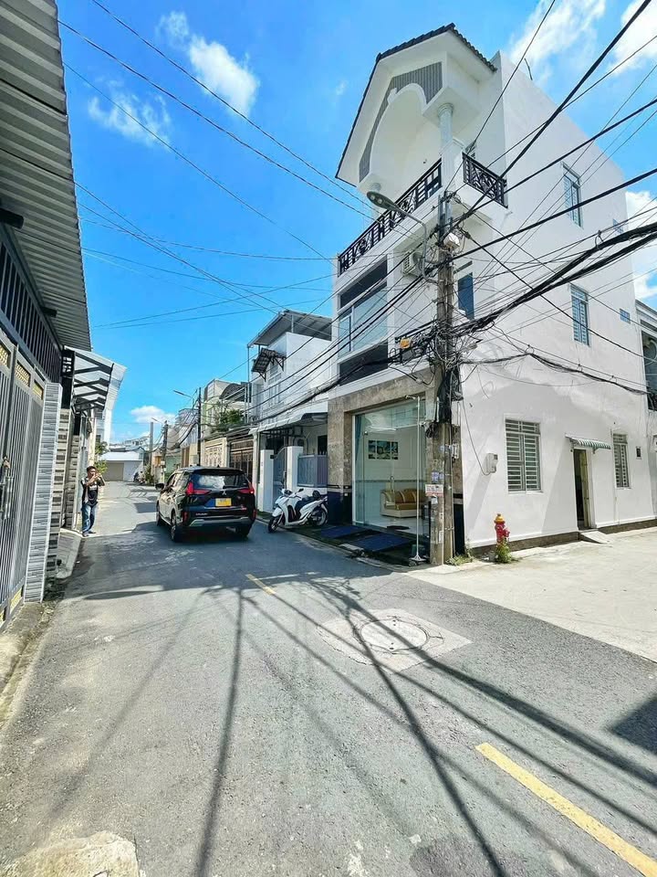 Bán Nhà 3 Tầng Góc 2 Mặt Tiền Hẻm 115 CMT8, Bình Thủy - Giá 3.29 Tỷ Thương Lượng!