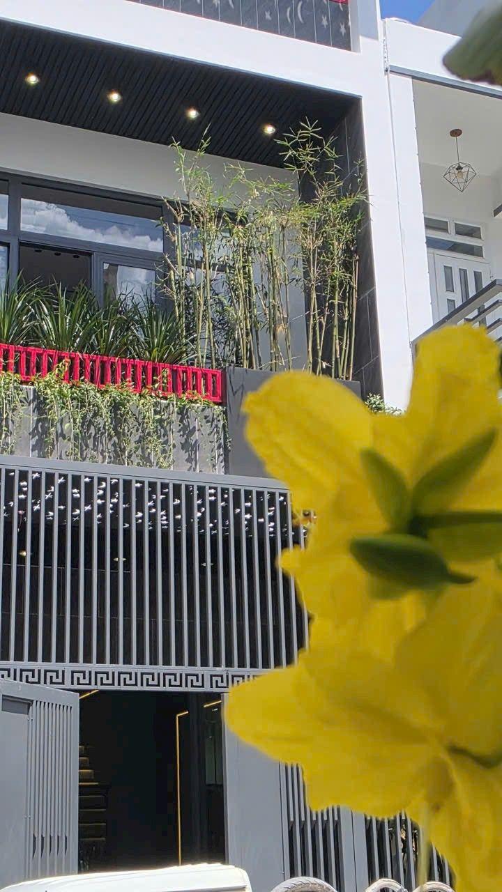 Nhà 1 trệt 1 lầu đường Số 8, An Bình, Cần Thơ 92m² giá 6.15 tỷ - Full nội thất cao cấp!