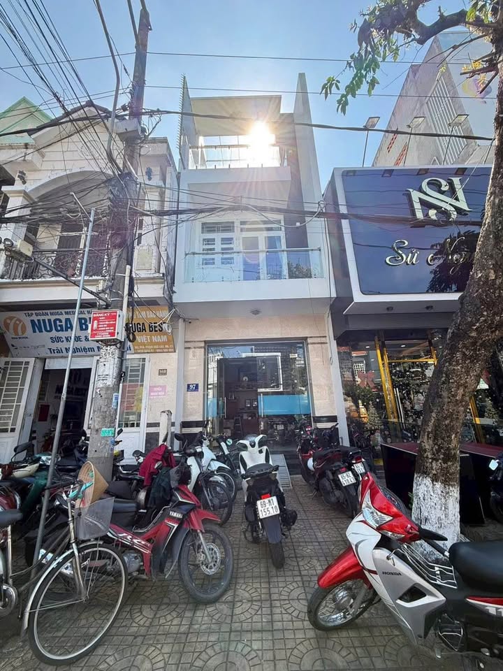 Nhà mặt tiền Phạm Ngũ Lão, Ninh Kiều 78m² giá 8.99 tỷ - Cơ hội đầu tư hiếm có!