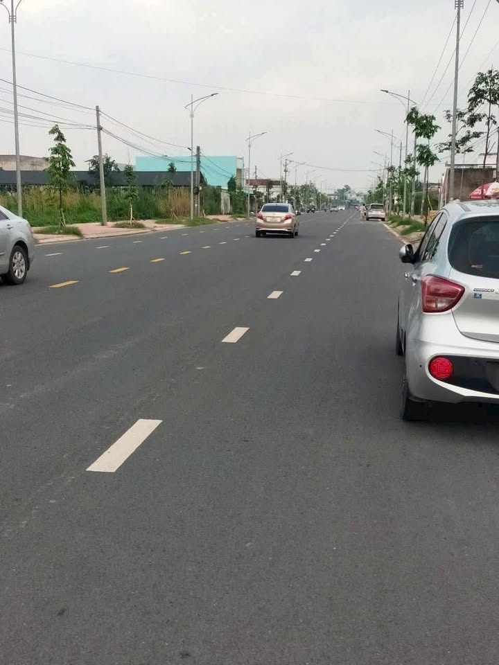 Đất nền chính chủ Đường Tiến Thành, Vĩnh Long 158,7m² giá 4,443 tỷ - Mặt tiền đẹp, hướng Đông Nam!