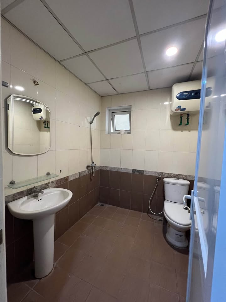 Nhà cho thuê 5 tầng tại Giảng Võ 97m² - Địa thế thuận lợi, kinh doanh tốt!