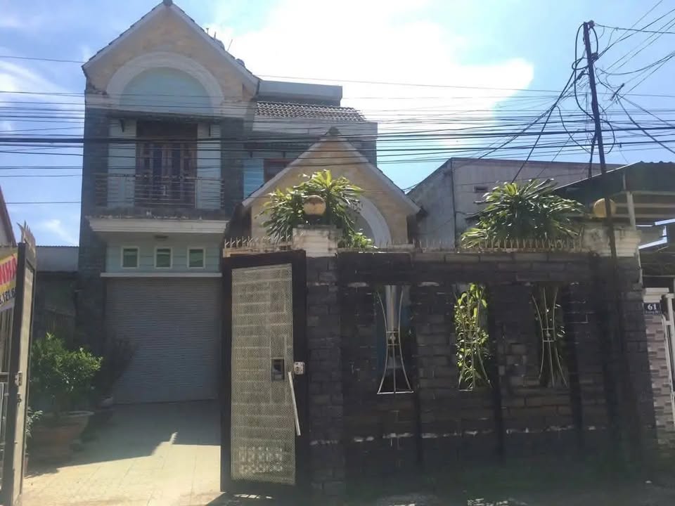 Nhà phố Bảo Lộc 240m² giá 8.2 tỷ - Bán gấp, chính chủ!