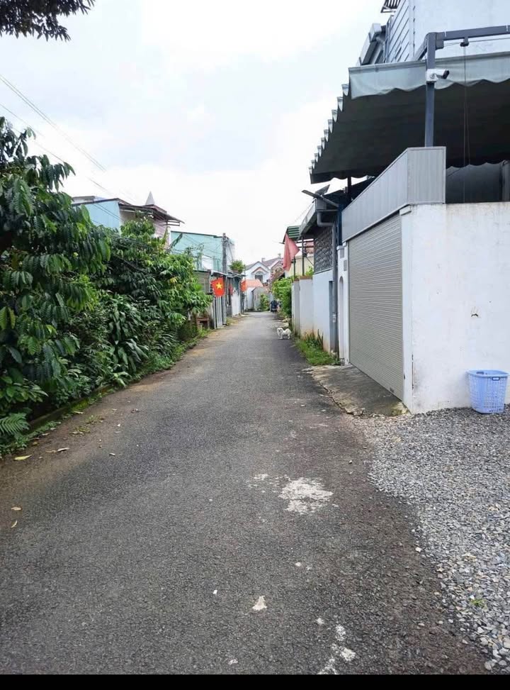 Đất nền 2 mặt tiền hẻm 79 Nguyễn Bỉnh Khiêm, Bảo Lộc 105m² giá 2.35 tỷ - Cơ hội đầu tư tuyệt vời!