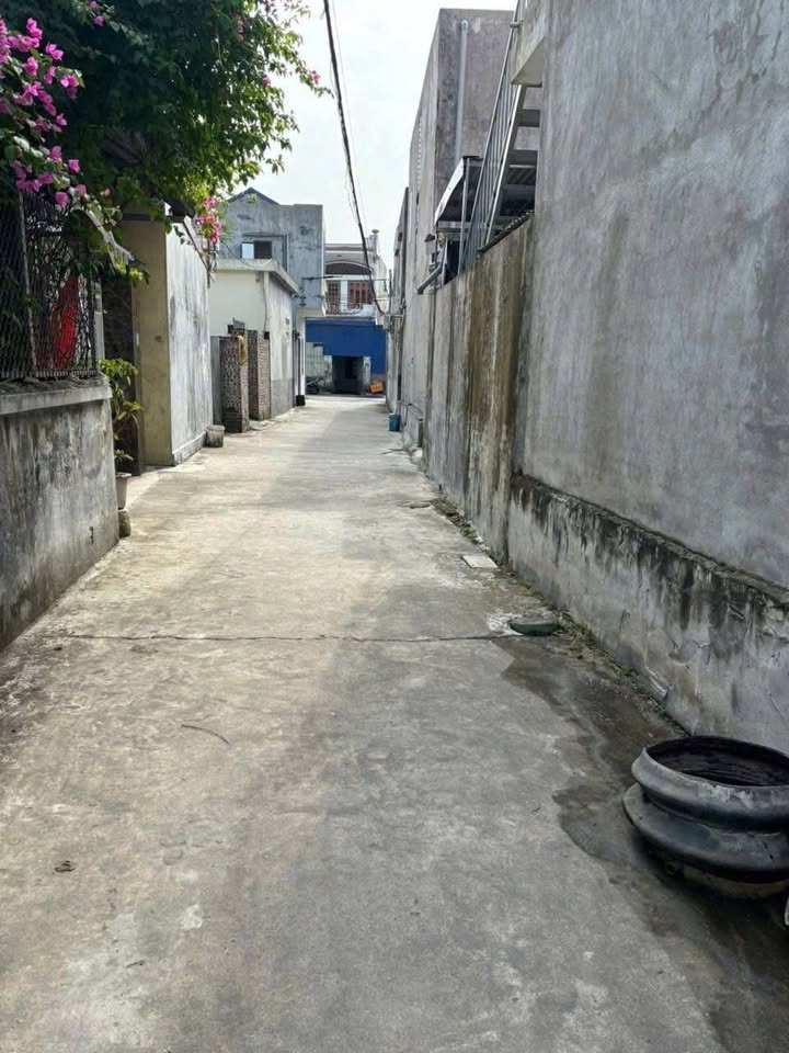 Nhà 2 tầng Hưng Đạo, Dương Kinh 46m² giá 1.8 tỷ - Vị trí thuận lợi, an ninh tốt!