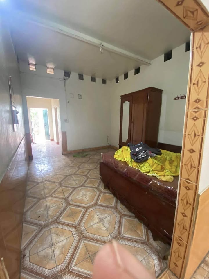 Nhà riêng Trần Phú, Cẩm Phả 73.9m² giá 1 tỷ - Cần bán gấp, oto quay đầu trước cửa!