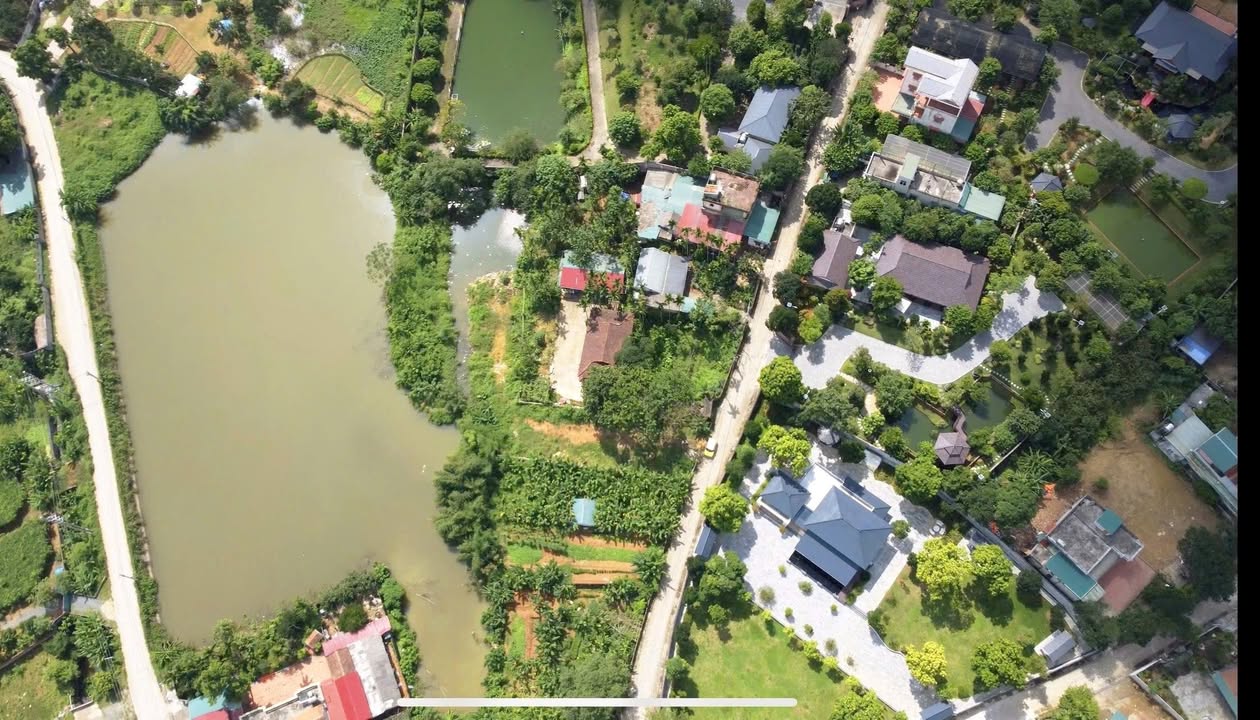 Đất bám hồ Hòa Thạch Quốc Oai 465m² - Không khí trong lành, sổ hồng chính chủ!