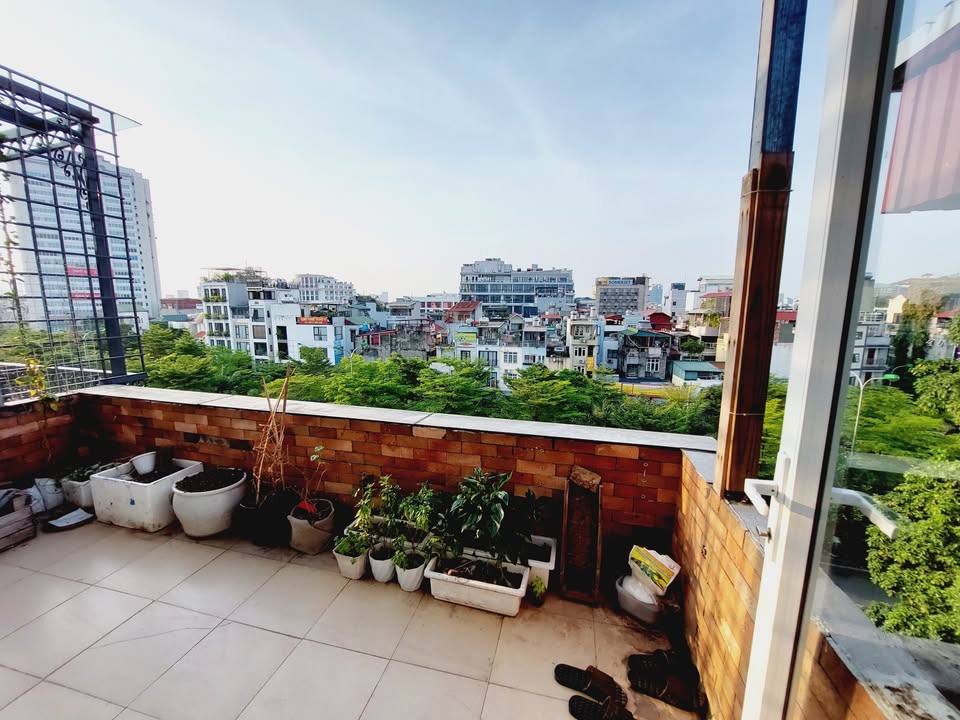 Studio cho thuê Ngõ 311 Hoàng Hoa Thám 40m² - Đầy đủ nội thất, ô tô đỗ cửa!