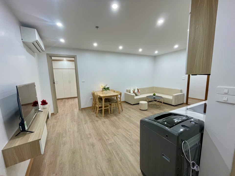 Căn hộ cho thuê mặt phố Võng Thị 80m² - Full nội thất, ô tô đỗ cửa!