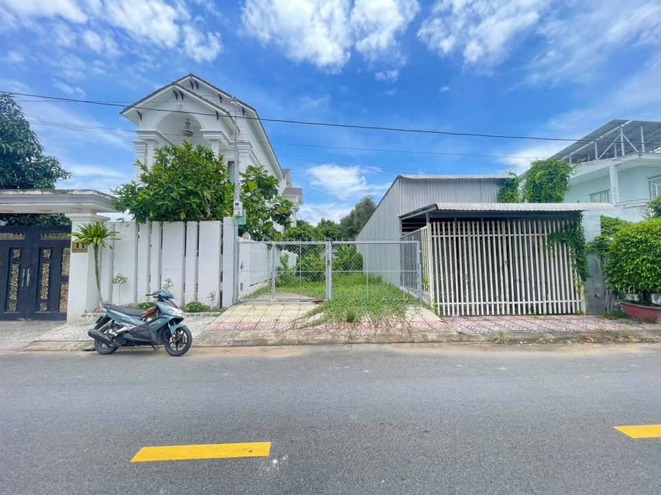 Đất nền mặt tiền Nguyễn Trung Trực, Trà Vinh 138.4m² - Chính chủ bán gấp!