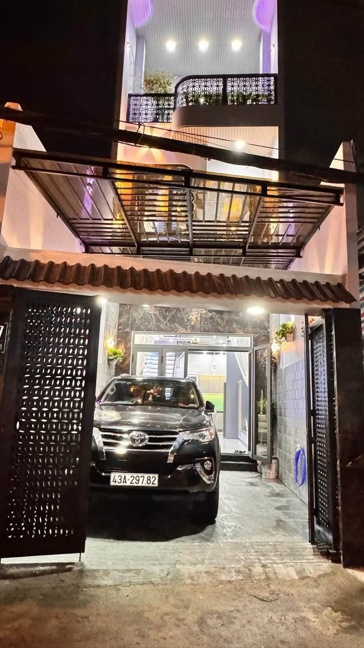 Nhà 3 tầng kiệt ô tô tránh Hà Huy Tập 70m² giá 6 tỷ - Đầy đủ nội thất, tiện nghi hoàn hảo!