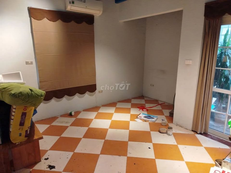 Nhà phố cho thuê tại Hai Bà Trưng, Hoàn Kiếm - 75m² chỉ 12 triệu/tháng!