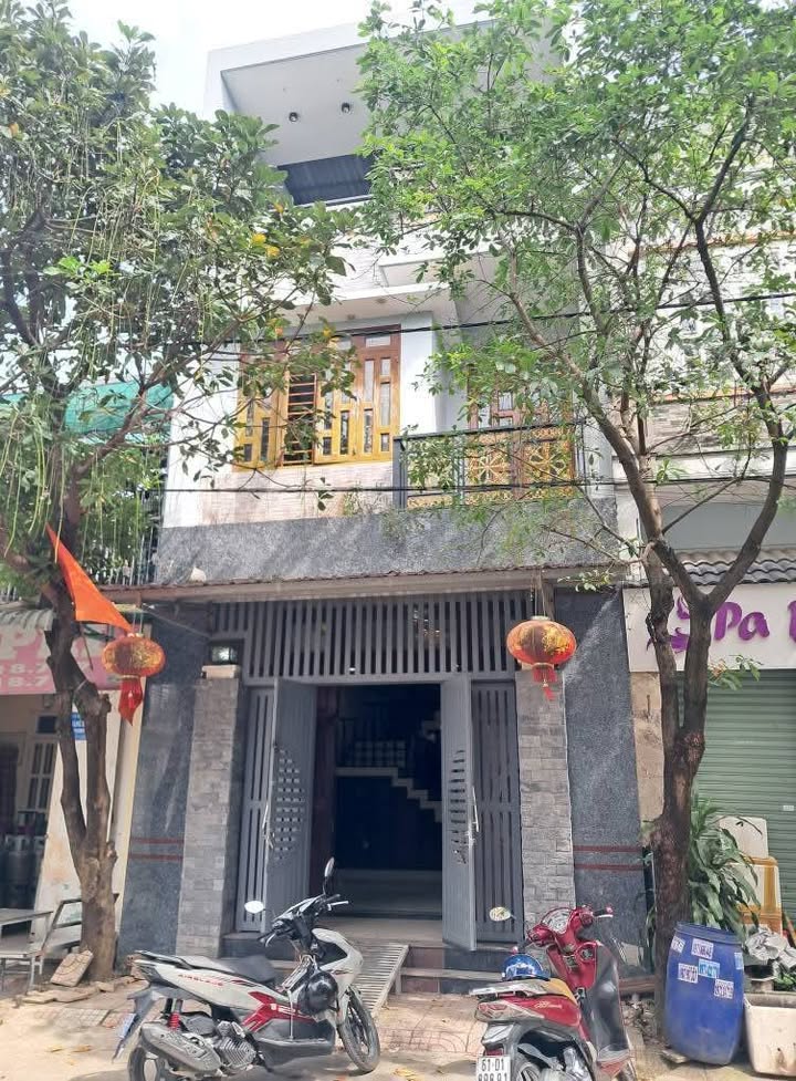 Nhà hoàn công Phường Đông Hòa Dĩ An 60m² giá 5.25 tỷ - Vị trí đắc địa gần Ngã Ba Cây Lơn!