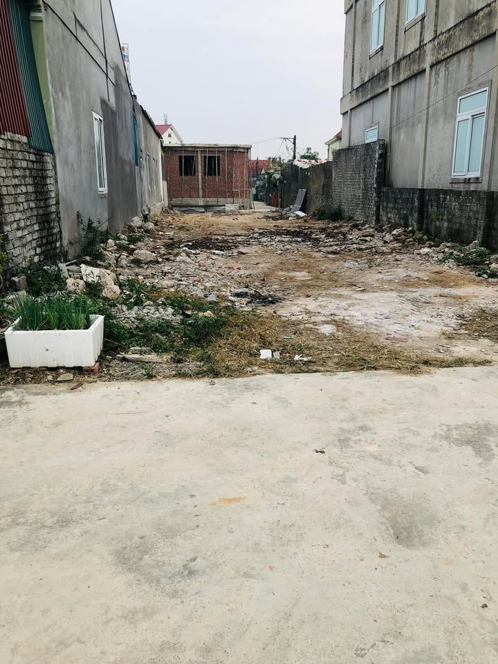 Đất Cầu Giát, Quỳnh Lưu 152m² giá 2.3 tỷ - Sổ đỏ chính chủ, thuận tiện đầu tư!