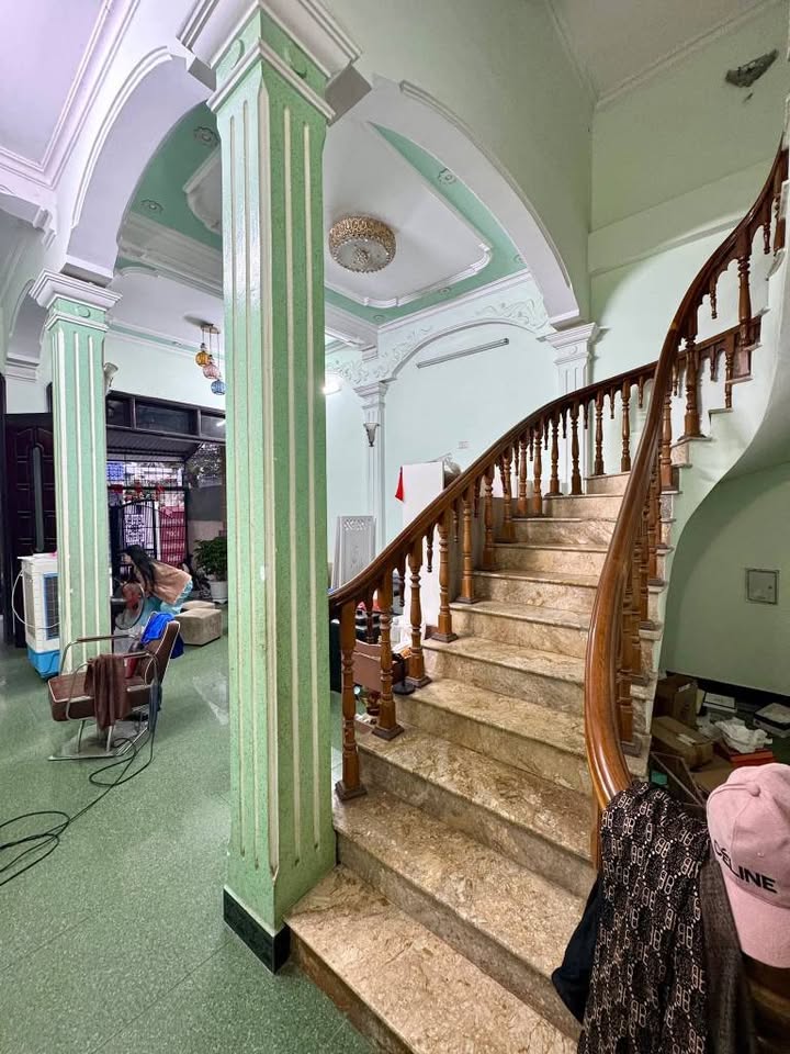 Nhà đẹp 2 tầng tại phường Điện Biên, TP Thanh Hóa, 95m² giá 5 tỷ - Vị trí đắc địa gần chợ!