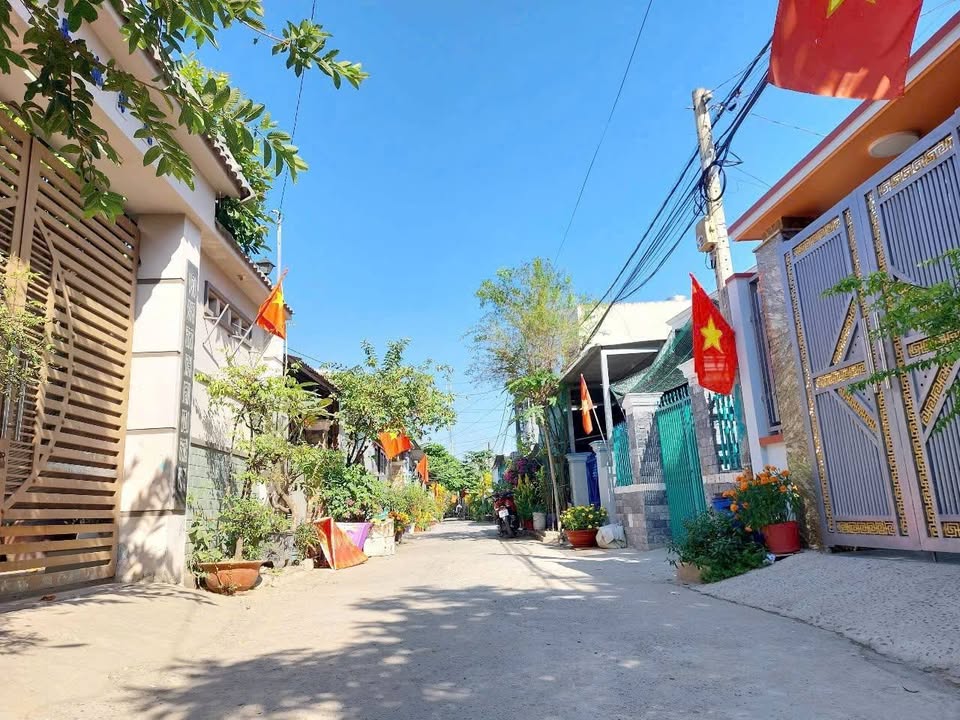 Đất thổ cư 183m² xã Phú Hòa Đông, Củ Chi - Giá chỉ 2.8 tỷ, thương lượng!