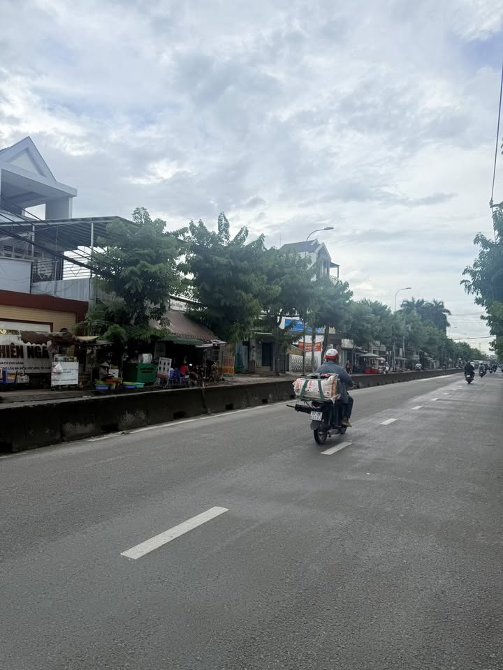 Nhà góc Nguyễn Thị Sóc, Bà Điểm 228m² giá 9.4 tỷ - Cơ hội đầu tư sinh lời!