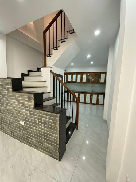 Nhà 4 tầng Định Công, 34m² giá 2.95 tỷ - Nhà đẹp, ô tô vào tận nơi!