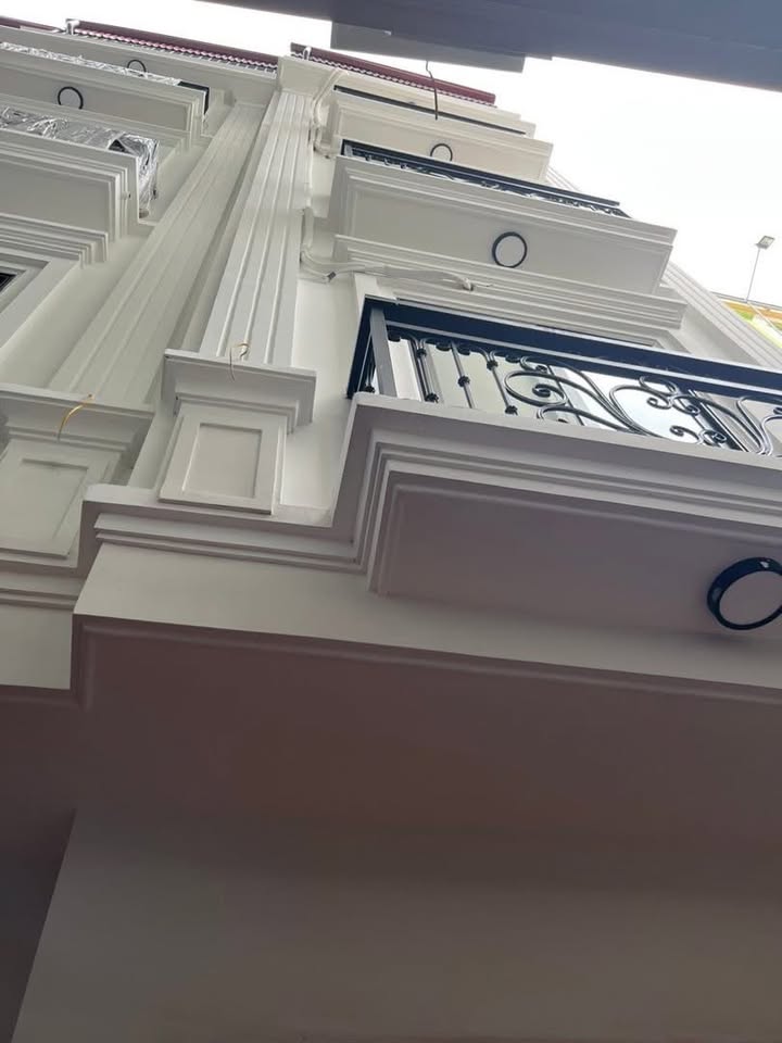 Nhà cho thuê phố Trạm, Long Biên 5 tầng, 9.5 triệu - Phù hợp gia đình ở ngay!