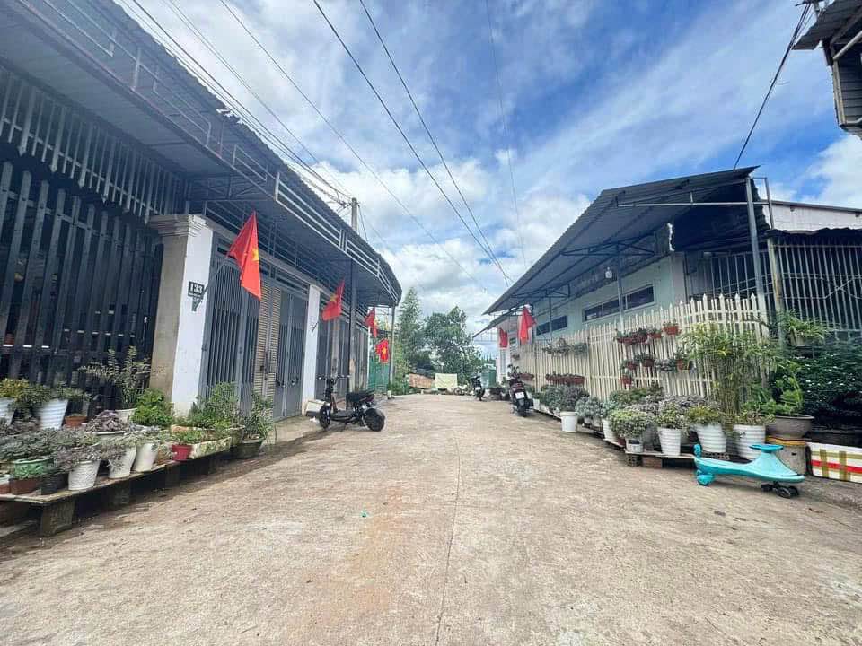 Nhà mặt tiền Phùng Khắc Khoan, Pleiku 128m² giá 1.3 tỷ - Vị trí trung tâm phố sầm uất!