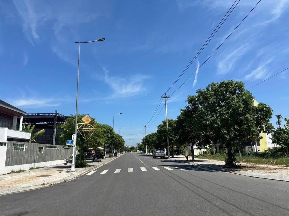 Đất nền mặt tiền đường Nguyễn Tri Phương, Quảng Ngãi, 85m² - Giá chỉ 2.69 tỷ!