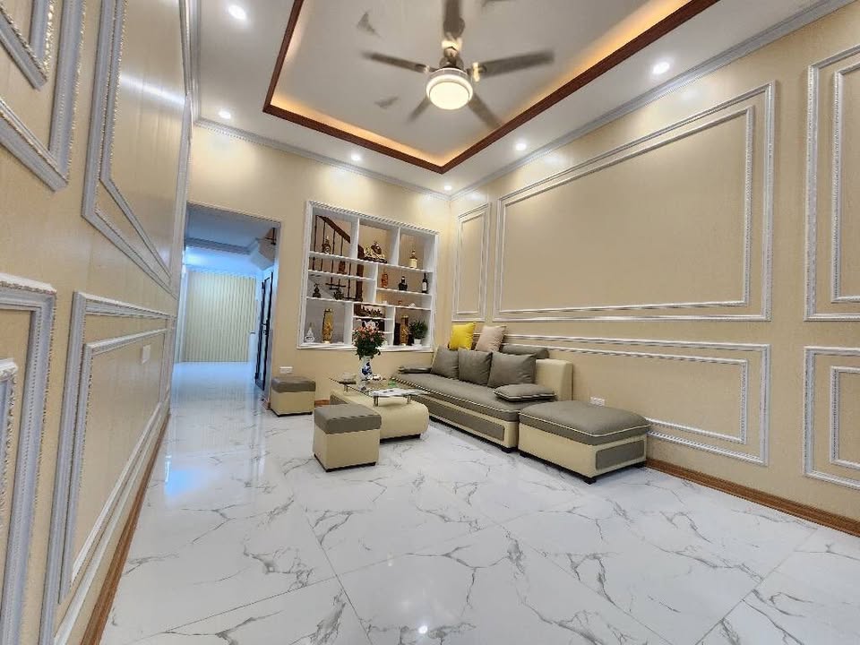 Nhà bán 5 tầng tại Tân Mai, Hoàng Mai, Hà Nội - Giá 9 tỷ, ô tô vào tận nơi!