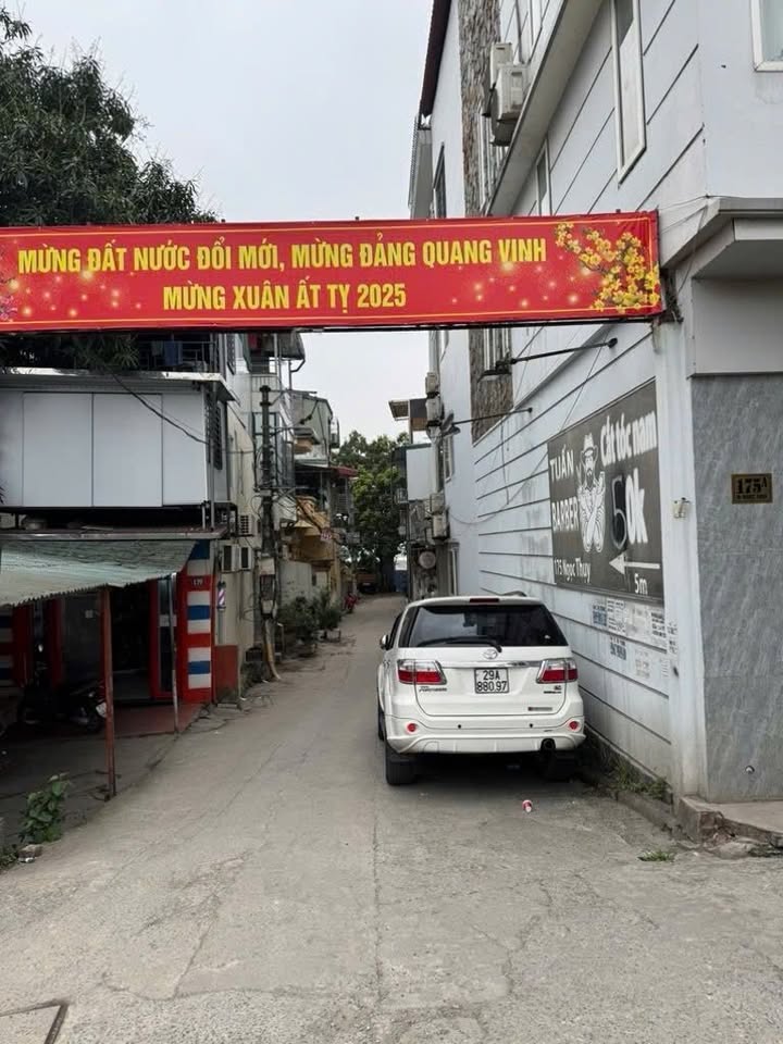 Đất nền Ngọc Thụy Long Biên 33m² giá 4.5 tỷ - Ô tô tránh, 2 mặt ngõ!