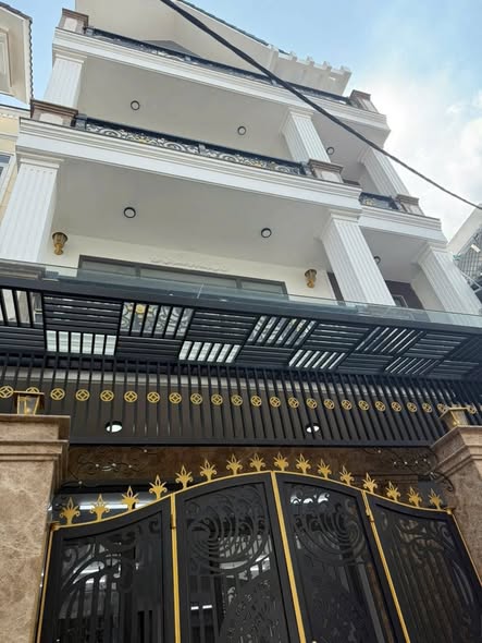 Nhà mặt tiền Lương Thế Vinh, Tân Phú 126m² giá 15 tỷ - Cơ hội vàng cho gia đình bạn!