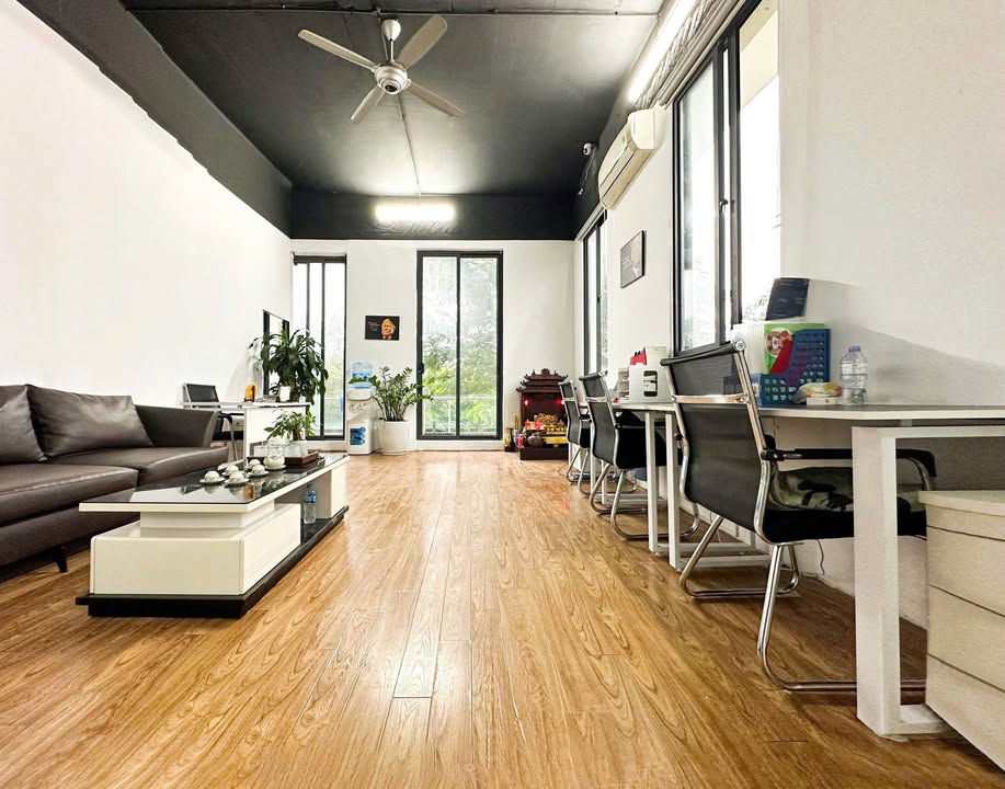 Văn phòng cho thuê tại Geleximco Hà Đông 100m² giá chỉ 10 triệu - Không gian làm việc lý tưởng!