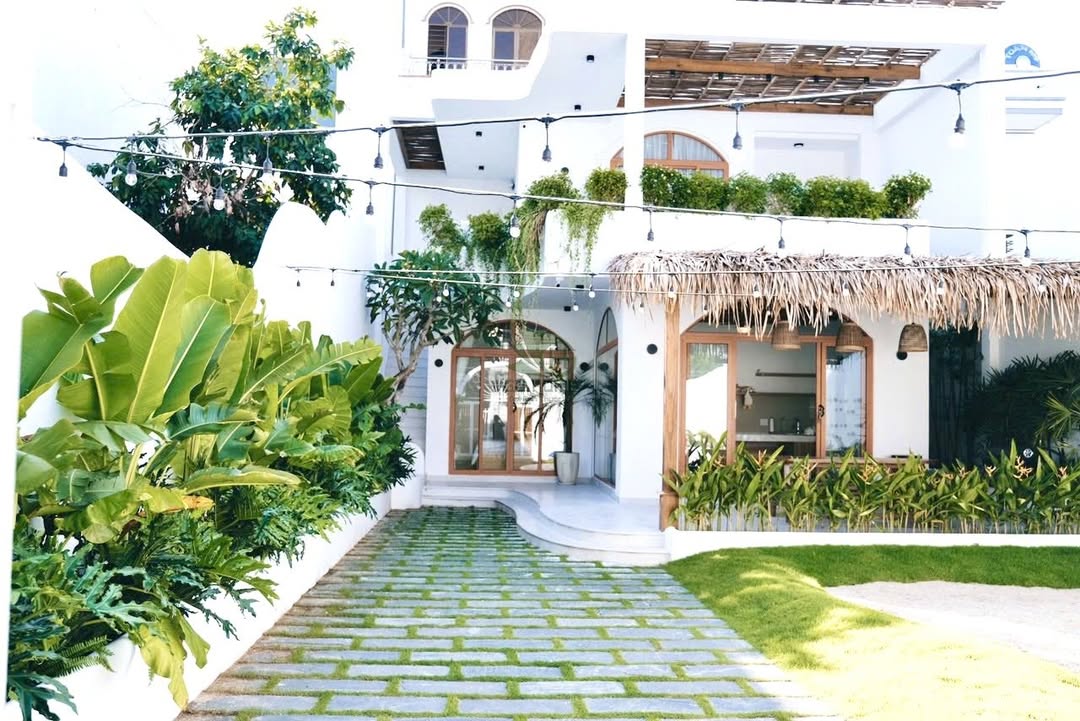 Villa sân vườn cho thuê tại Vĩnh Hải, Nha Trang 200m² giá 40 triệu/tháng - Gần biển chỉ 100m!