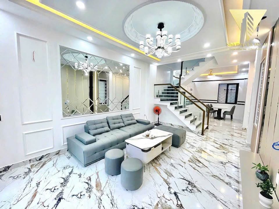 Nhà 4 tầng phố Hồ Sen, Lê Chân, 45m² giá 3.15 tỷ - Thiết kế hiện đại, chính chủ!