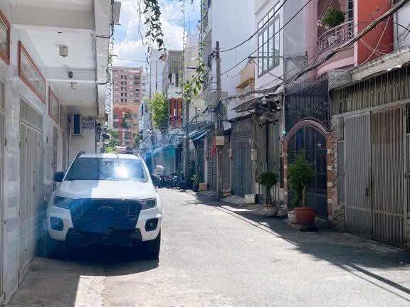 Nhà hẻm 6m Hồng Hà, Tân Bình 66m² giá 11 tỷ - Vị trí gần sân bay!