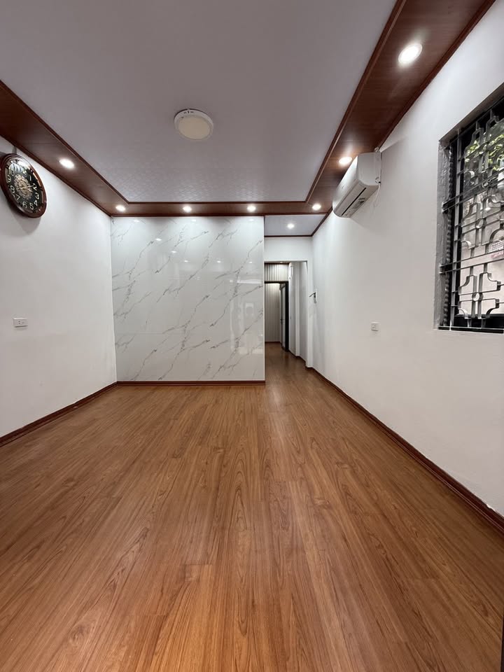 Nhà phố Ngọc Lâm 42m² giá 3 tỷ - Kinh doanh đa ngành nghề, ô tô vào tận nhà!