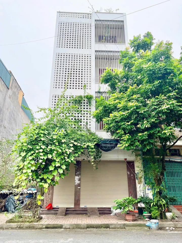 Nhà 4 tầng đường Trần Nhật Duật, Hưng Yên 108m² - Vị trí đắc địa chính chủ bán gấp!