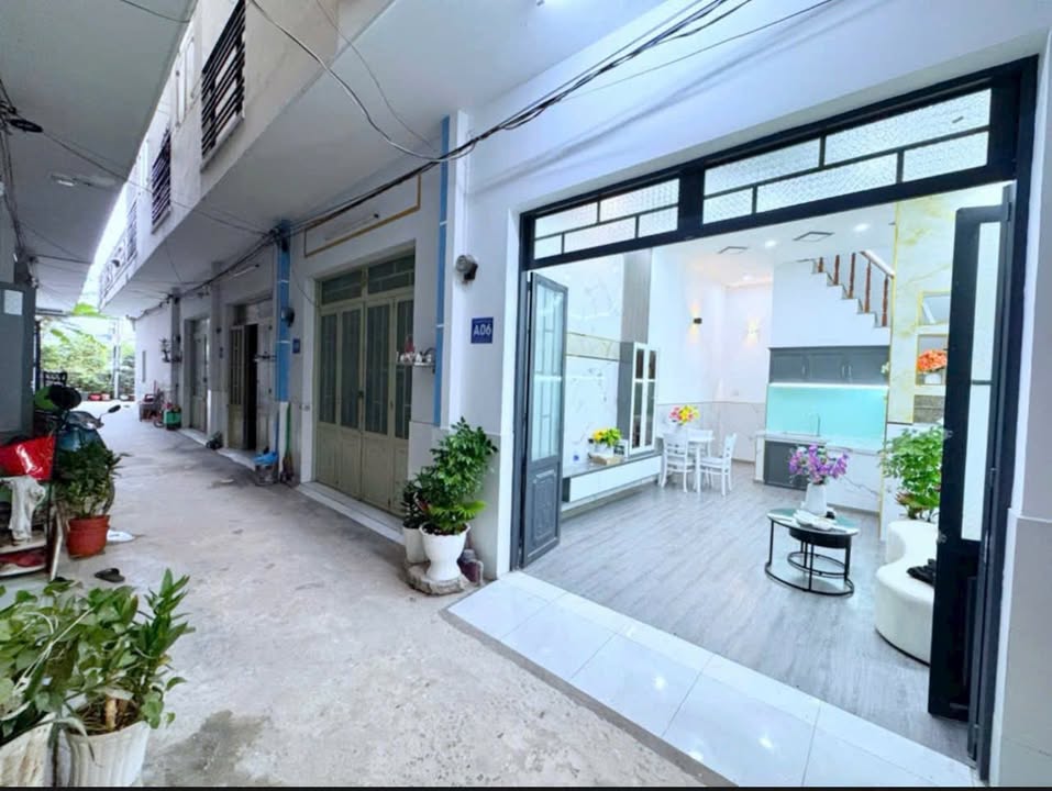 Nhà giá rẻ Bình Chánh 28m² giá 690 triệu - Sẵn sàng vào ở ngay!