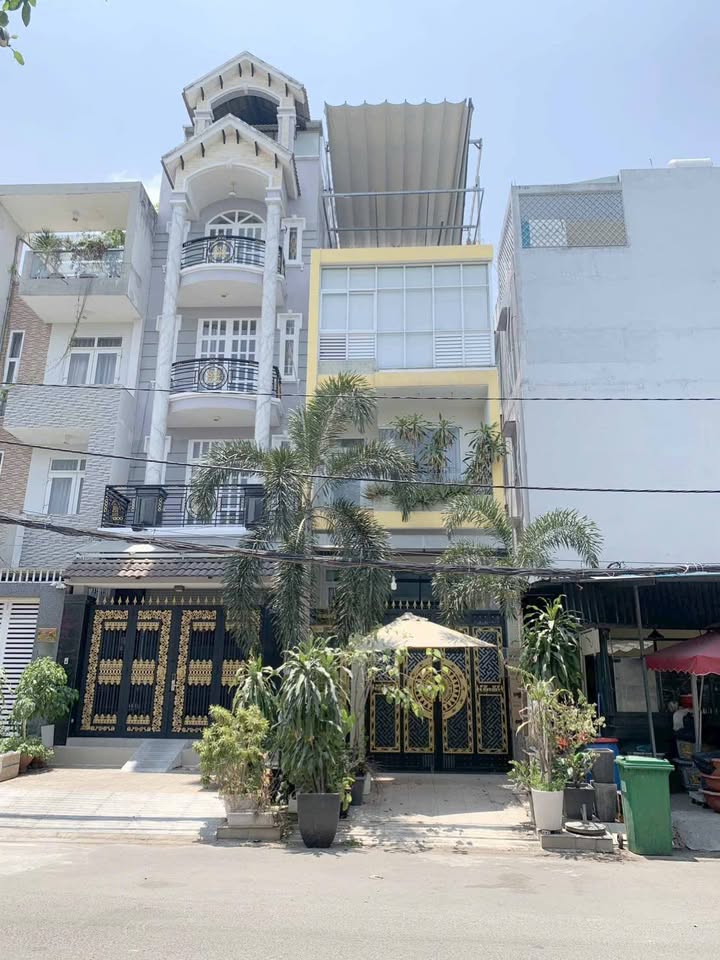 Nhà mặt tiền đường Số 10, xã Phong Phú, 81m² giá 13.5 tỷ - Thiết kế hiện đại, khu dân trí cao!