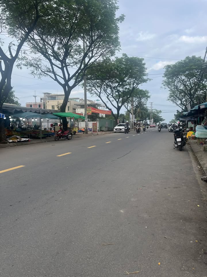 Mặt tiền Trần Đình Tri 600m² giá 9.9 tỷ - Đầu tư sinh lời cao!