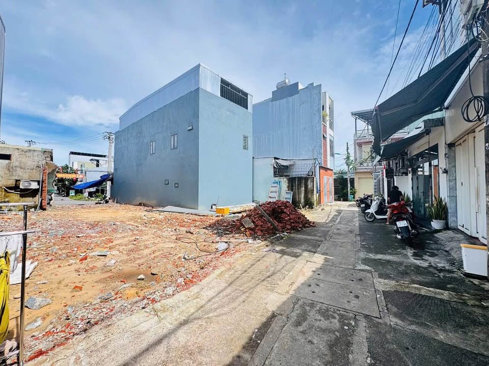 Đất nền quận Cẩm Lệ Đà Nẵng 70m² giá 3.3 tỷ - Vị trí đắc địa, sát bến xe!