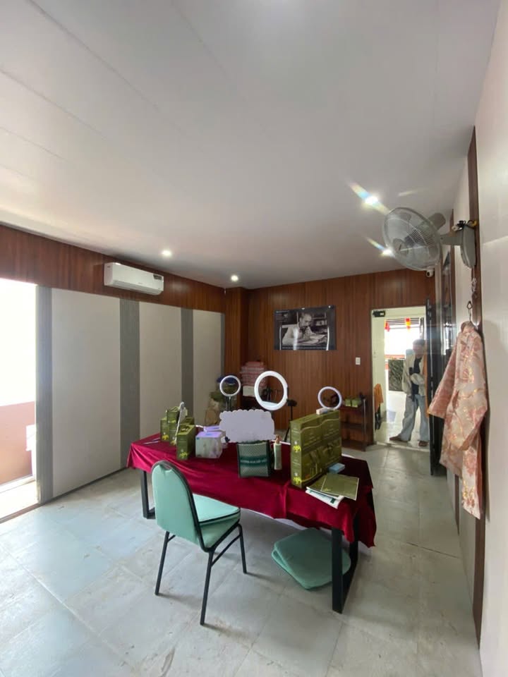 Văn phòng cho thuê 2 tầng tại Trưng Nữ Vương, Hải Châu, Đà Nẵng - Vị trí đắc địa, giá chỉ 10.5 triệu