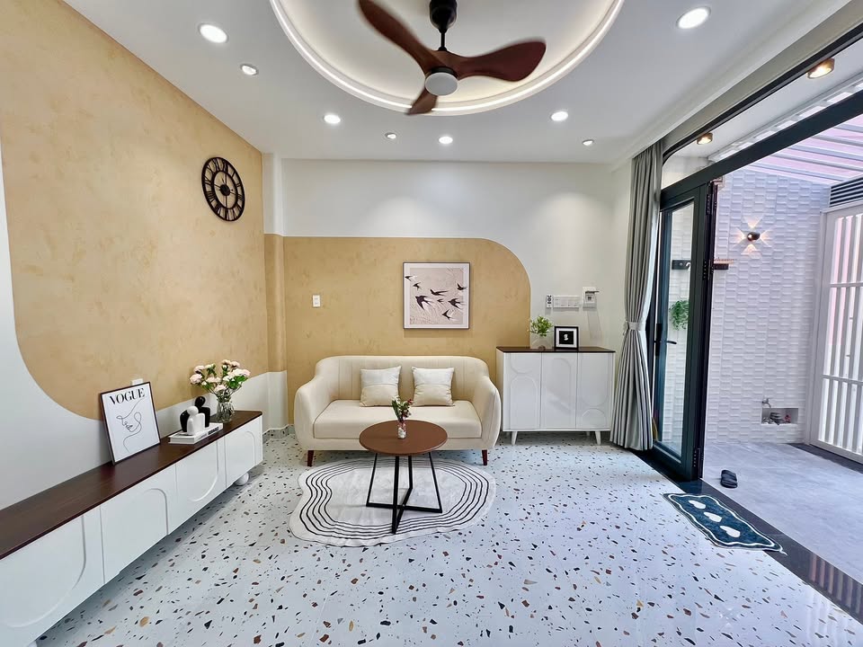 Nhà phố Nguyễn Đình Chiểu, Phú Nhuận 33m² giá 6.75 tỷ - Đầu tư sinh lời hấp dẫn!