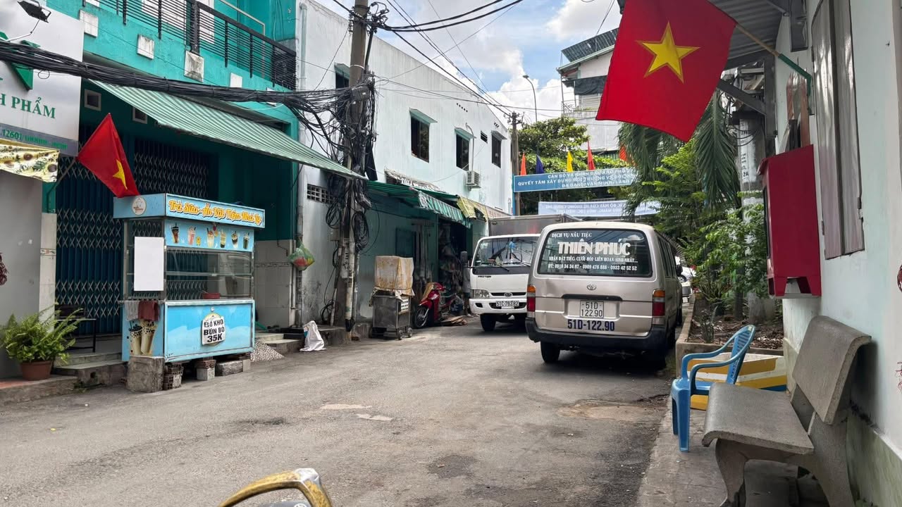 Nhà bán quận Bình Thạnh 37m² giá 5 tỷ - Hẻm xe hơi 6m, vị trí kinh doanh đắc địa!