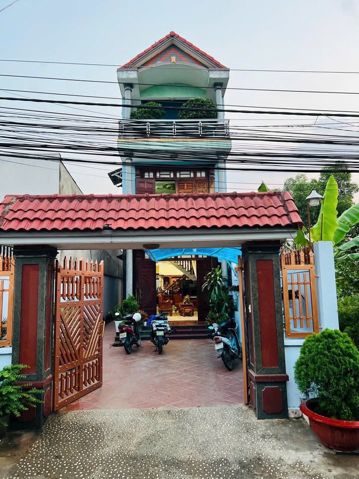 Nhà 1 trệt 2 lầu tại Phước Tân, Biên Hòa 240m² giá 3.9 tỷ - Đầu tư sinh lời ngay!