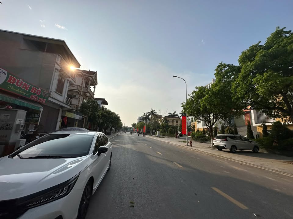 Nhà phố Phạm Văn Đồng, Vĩnh Yên 98m² - Vị trí kinh doanh đắc địa!