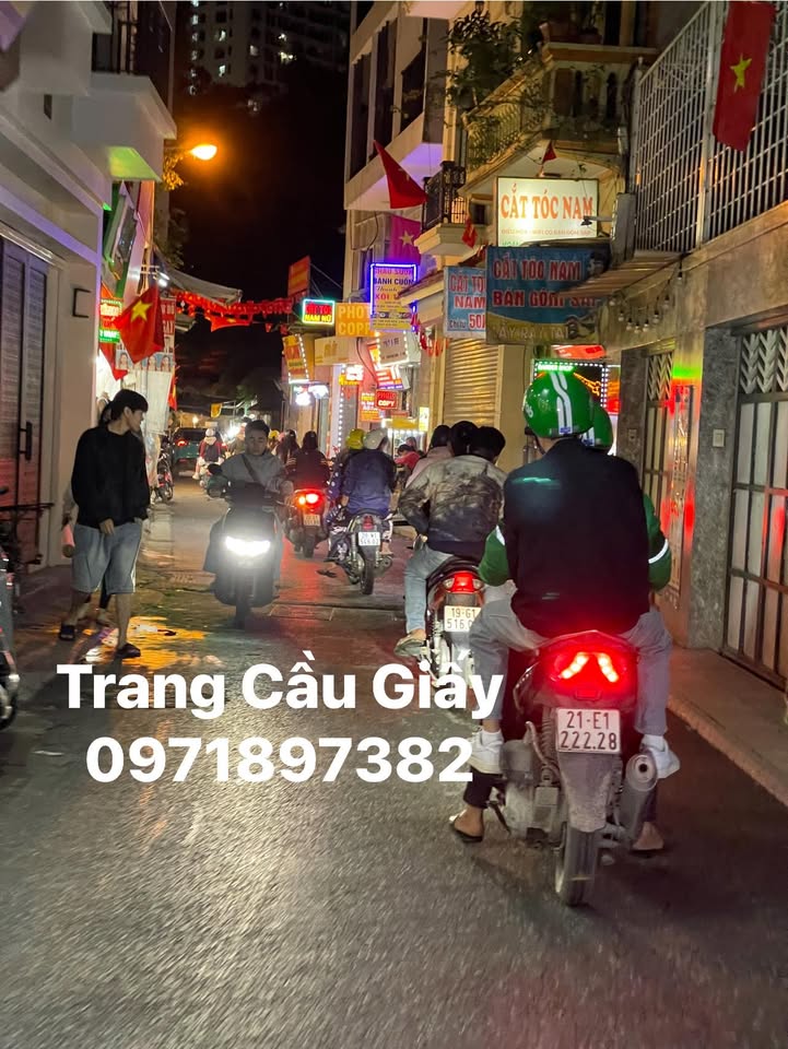 Nhà phố Yên Hòa Cầu Giấy 35m² - Mặt tiền 4m, Kinh doanh sầm uất!