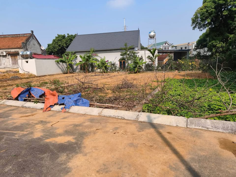 Đất thổ cư 120m² tại xã Phú Cát - chỉ 3 tỷ VND - Đường ô tô tránh nhau!