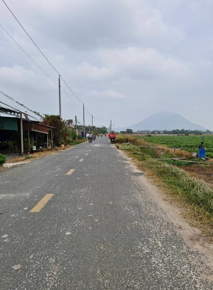 Đất nền Bàu Năng - Tây Ninh 648m² giá 972 triệu - Mặt tiền đường nhựa tiện lợi!