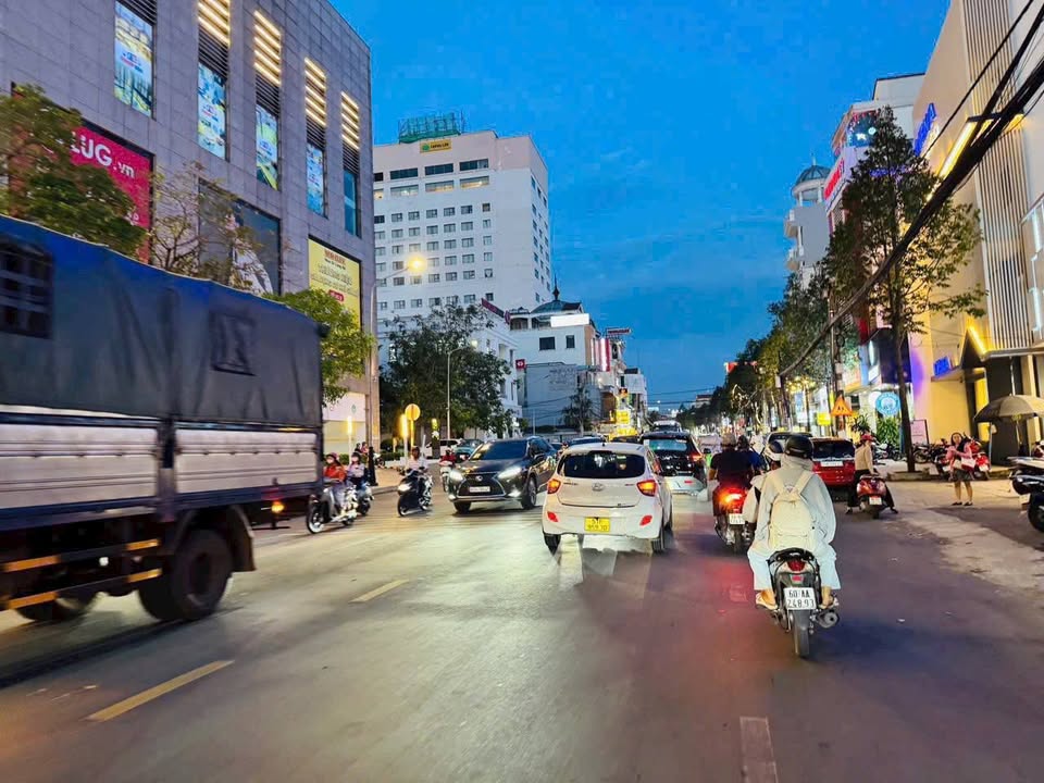 FrontHouse Phạm Văn Thuận 186m² giá 29.5 tỷ - Cơ hội đầu tư hiếm có!