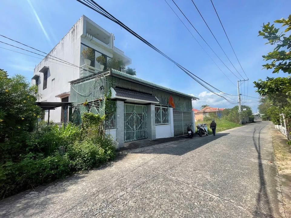 Nhà mặt tiền đường Đặng Văn Lãnh Phan Thiết 223m² giá 2.79 tỷ - Thiết kế đẹp, sẵn sàng ở ngay!