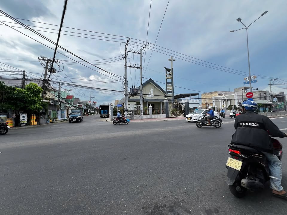 Đất mặt tiền Phan Huy Ích, Hàm Thắng 3000m² - Đầu tư tiềm năng sinh lời cao!