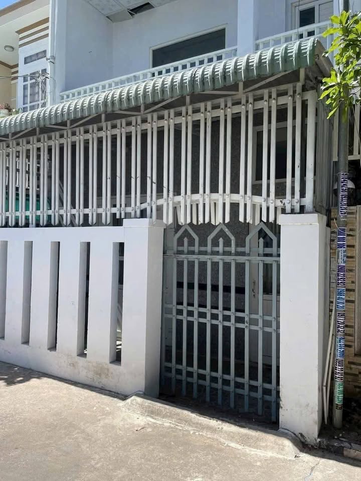 Nhà lầu 3 phòng ngủ 85m² đường Võ Văn Tần, Phú Tài - Giá 1.95 tỷ, ô tô vào tận nhà!