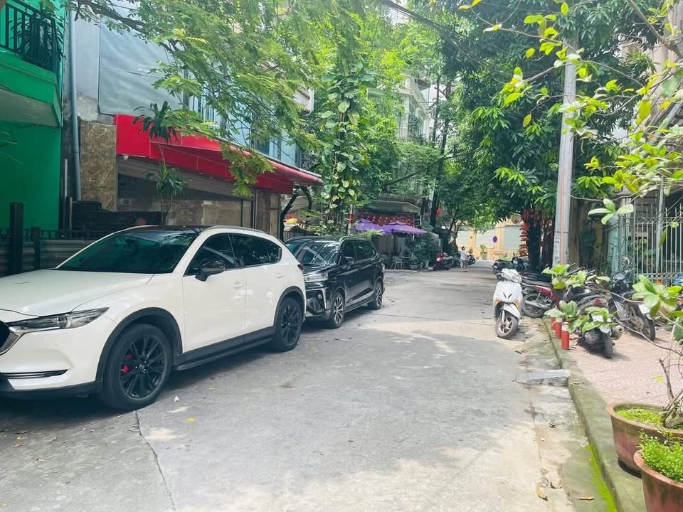 Nhà mặt phố Hoàng Cầu, Đống Đa 25m² giá 10 tỷ - Kinh doanh sầm uất!